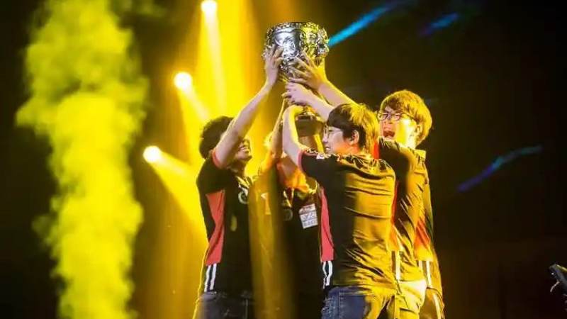 英雄联盟版本更新解读:从英雄调整到装备改动的适应思路